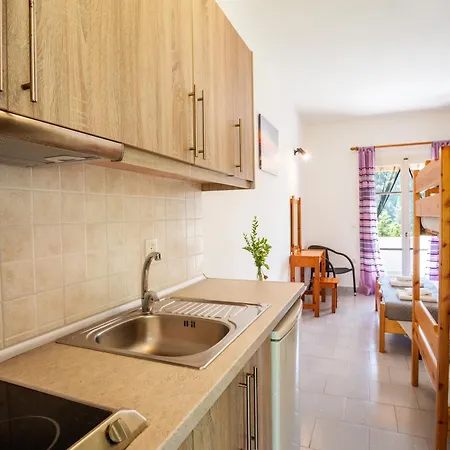 Πανσιόν Anneta 4*